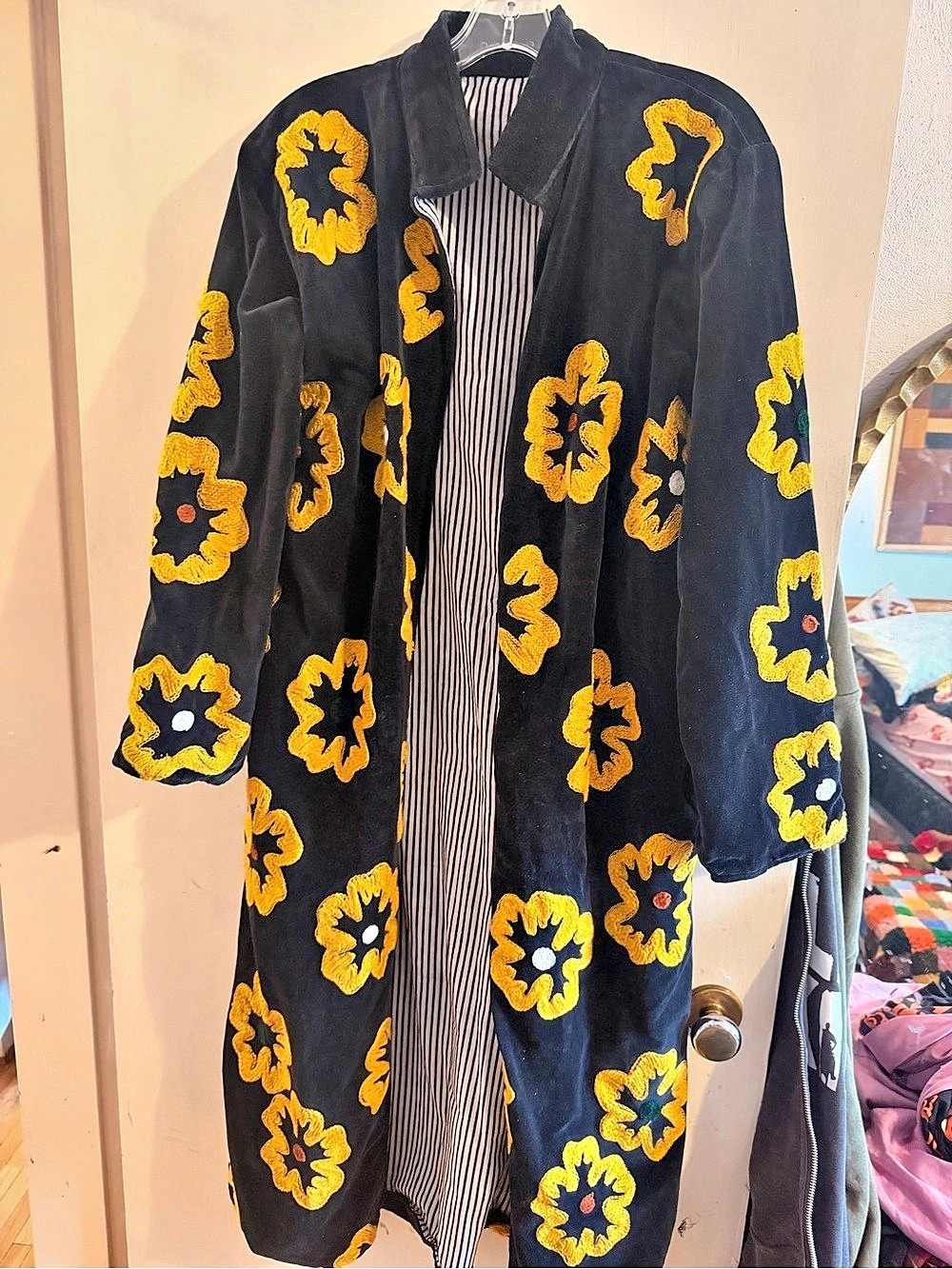 NWOT Embroidered velvet Floral Kimono in Black & Yellow Like New